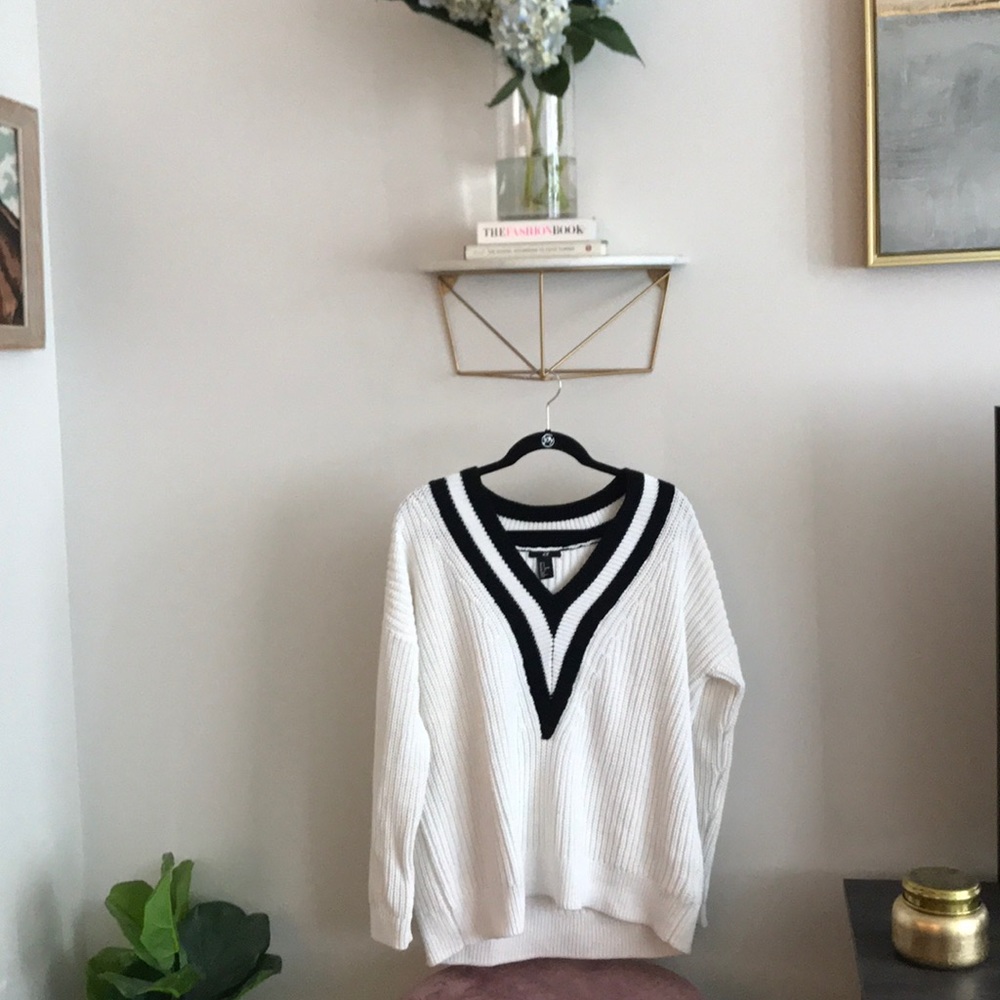 Tennis sweater